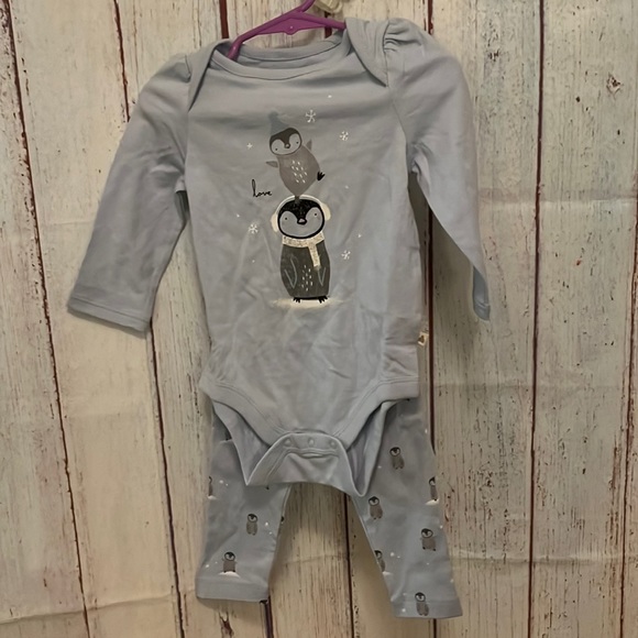 GAP Other - Gap baby 2 piece outfit